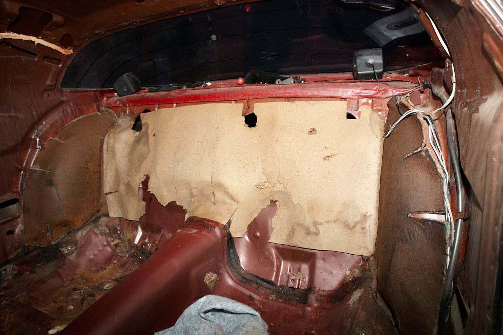 Trunk Divider Board Jute Padding Placement